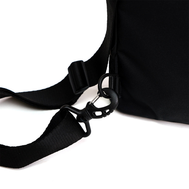 ボディバッグ A5 スリム 撥水 手ぶら通勤 バッグ 軽量  斜め掛け 手持ち ビジネス