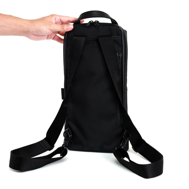 ボディバッグ A5 スリム 撥水 手ぶら通勤 バッグ 軽量  斜め掛け 手持ち ビジネス