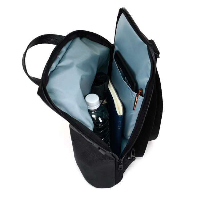 ボディバッグ A5 スリム 撥水 手ぶら通勤 バッグ 軽量  斜め掛け 手持ち ビジネス