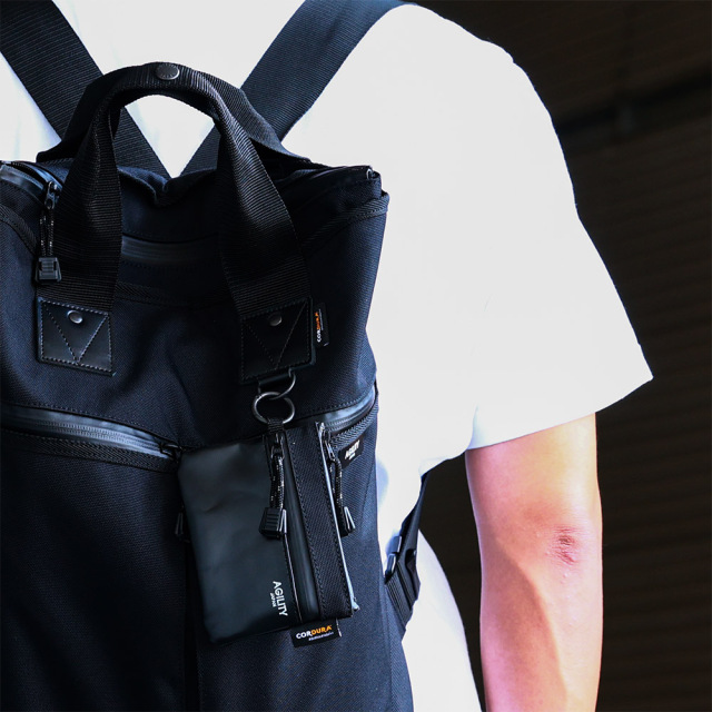 メランジュポーチウォレット』(全2色)撥水スムース/ポーチのように