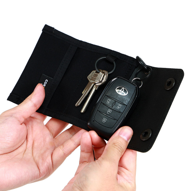 キーケース スマートキー カード 小銭 一体型 三つ折り 撥水 コンパクト カラビナ 吊るす