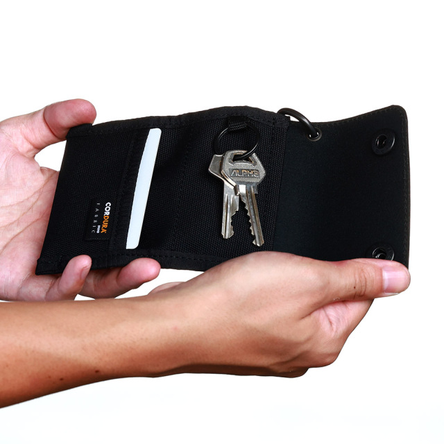 キーケース スマートキー カード 小銭 一体型 三つ折り 撥水 コンパクト カラビナ 吊るす