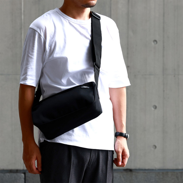 ショルダーバッグ 横型 横長 ペットボトル ナイロン 撥水 軽量 コンパクト 小さめ メンズ レディース