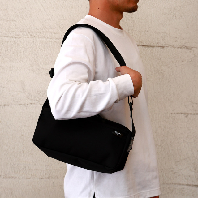ショルダーバッグ 横型 横長 ペットボトル ナイロン 撥水 軽量 コンパクト 小さめ メンズ レディース