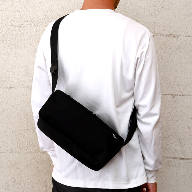 ショルダーバッグ 横型 横長 ペットボトル ナイロン 撥水 軽量 コンパクト 小さめ メンズ レディース