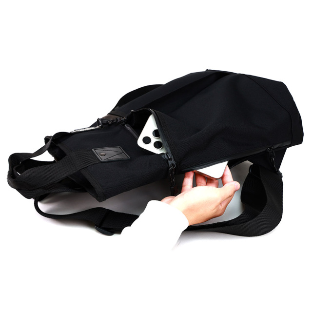 メランジュリュック』(全2色)ヘルメットバッグからインスピレーション