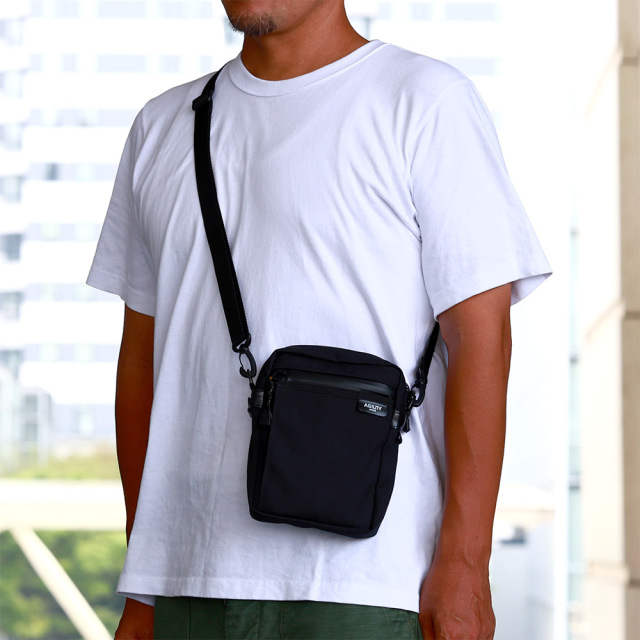 ショルダーバッグ ミニ 縦 ナイロン 撥水 軽量 コンパクト 小さめ メンズ レディース 