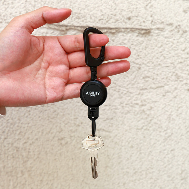 カラビナ リール 伸びる 頑丈 ロック キーホルダー コンパクト 小さめ レザー おしゃれ