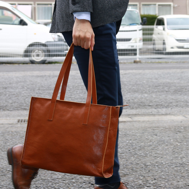 トートバッグ レザートート A4 ショッパー ファスナー付き 本革 レザー 