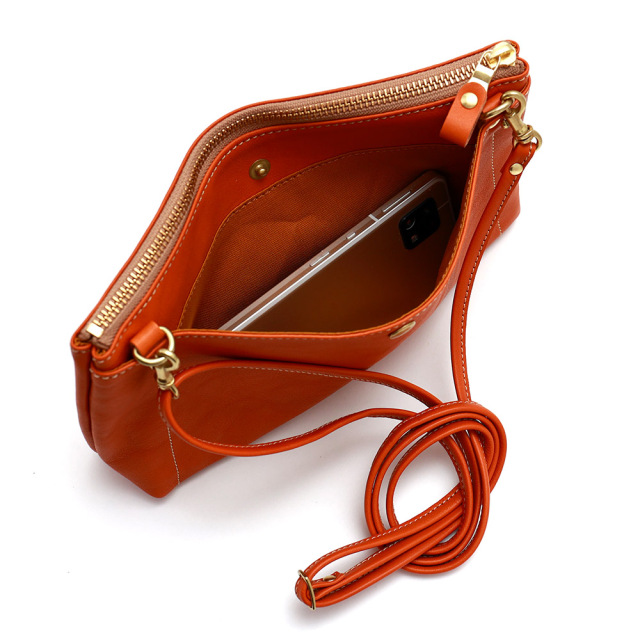 シックミニショルダー』(全3色)軽量ソフトヌメ/普段使いに丁度いい 長