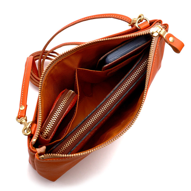 シックミニショルダー』(全3色)軽量ソフトヌメ/普段使いに丁度いい 長