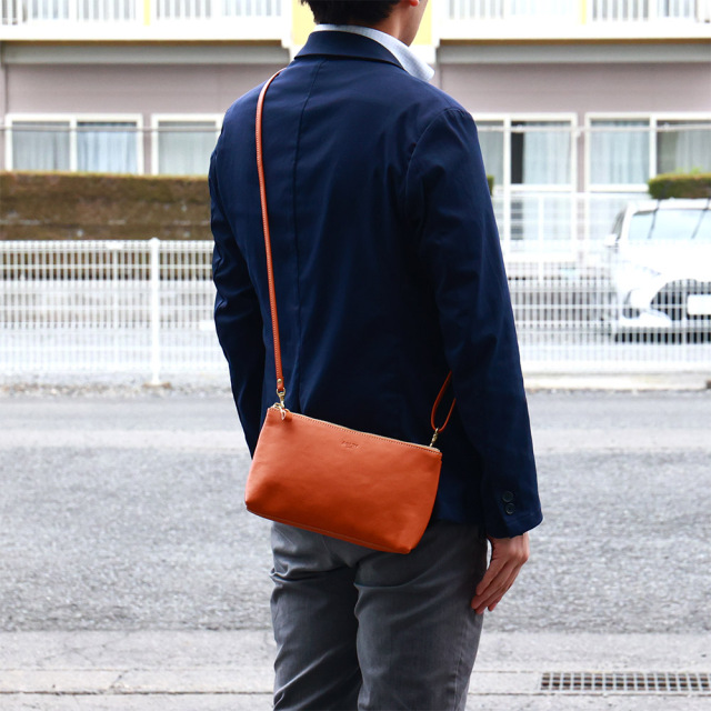 シックミニショルダー』(全3色)軽量ソフトヌメ/普段使いに丁度