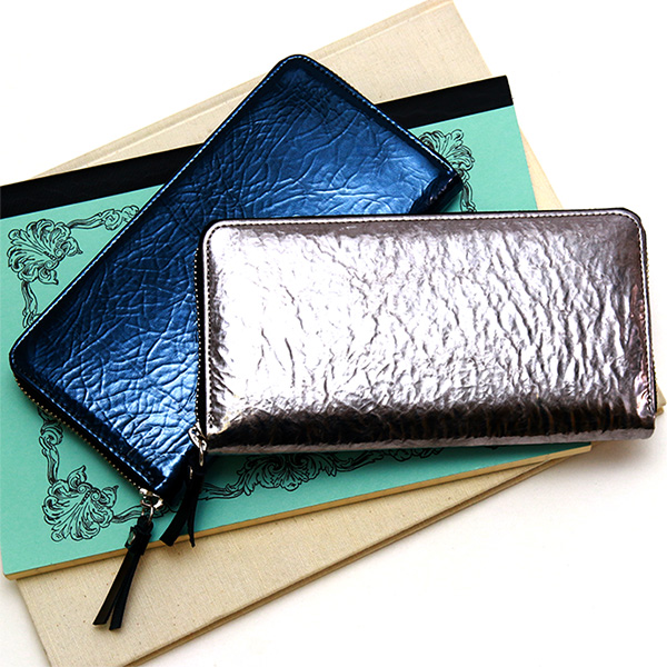 ペイエ 全3色 ロキシー この形が一番使いやすい 定番のラウンドファスナー長財布 日本製 ロングウォレット レザー シープスキン 羊革 フィルム加工 メタリック Agility Affa アジリティ アッファ 0858