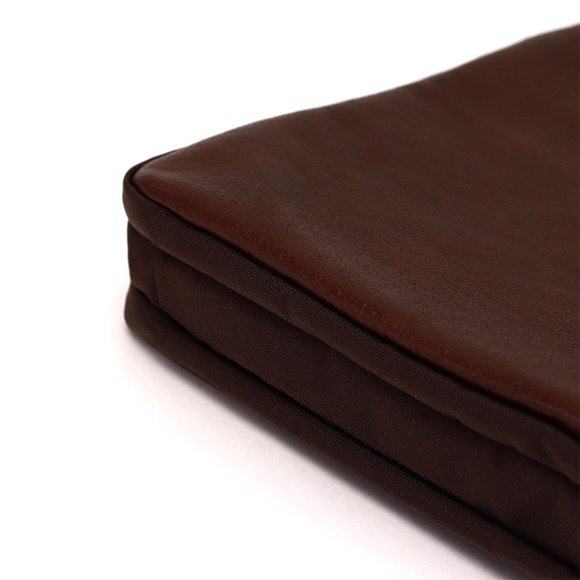 ペガーズビジネス』(全3色)ラセッテー/13.3インチ対応 ピッグスキンを