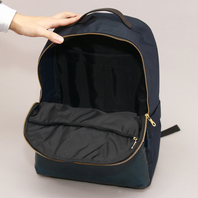 GRAFEA 黒の本革リュック（荷物は背負うに限る！二子玉川で見つかる  