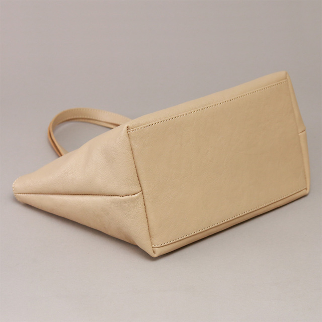 エテルネルトートM』(全5色)マヤカーフ/スタイルを選ばない オール