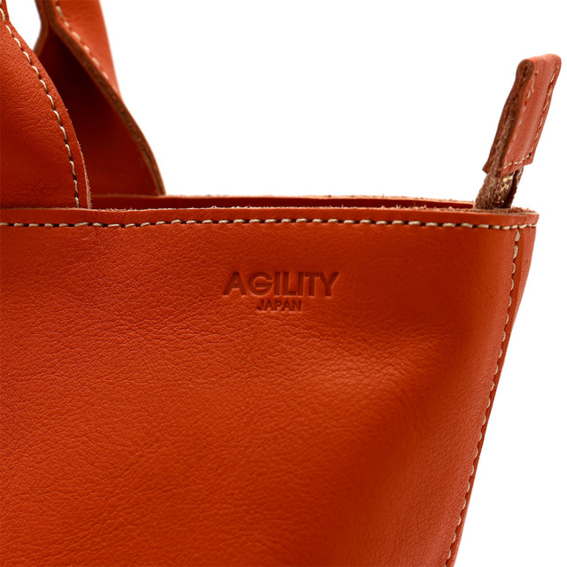 ファシルトート』(全3色)軽量ソフトヌメ/ぽってりフォルムのシンプルな