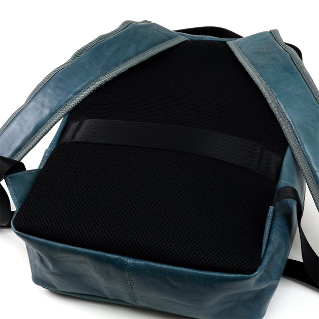 リュックサック ビジネスリュック バックパック A4 13インチ ノートパソコン レザー 本革