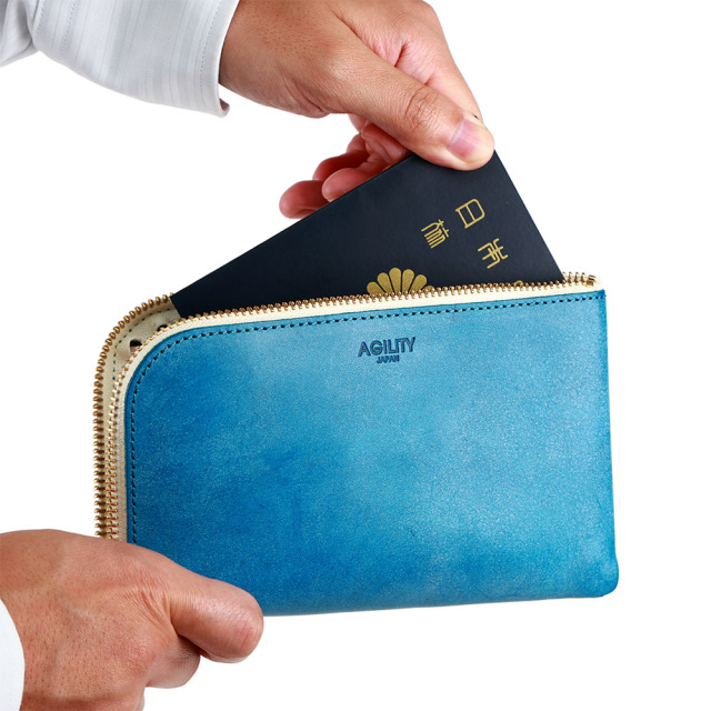 ボヤージュ』(全1色)ロロマ/iPhone 15 Pro 対応 スマホやパスポートが入る旅行財布 財布 長財布 L字ファスナー メンズ レディース 革  レザー スマホポーチ パスポートケース ターコイズ 海外旅行 財布 【AGILITY affa(アジリティアッファ)】(1600)