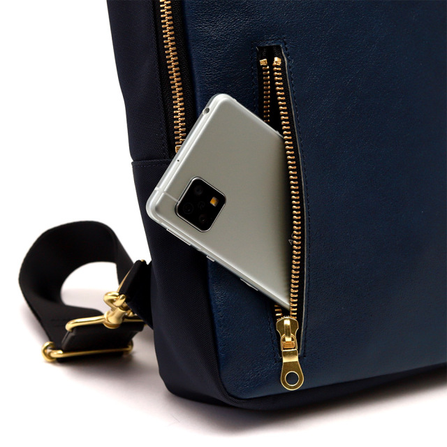 B5サイズ対応 2wayで使えるコンパクトな軽量スクエアリュック