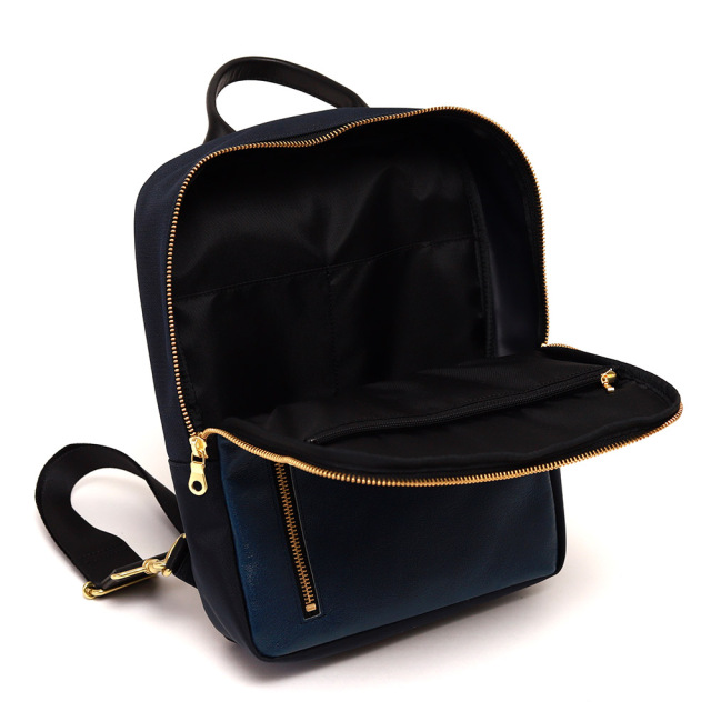 B5サイズ対応 2wayで使えるコンパクトな軽量スクエアリュック