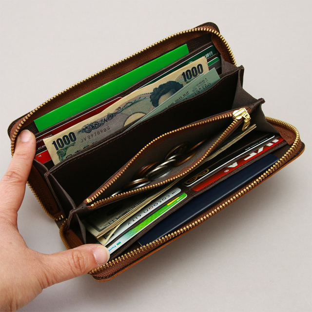 グロット』(全4色)プエブロ/通帳やパスポートが入る 定番ラウンド