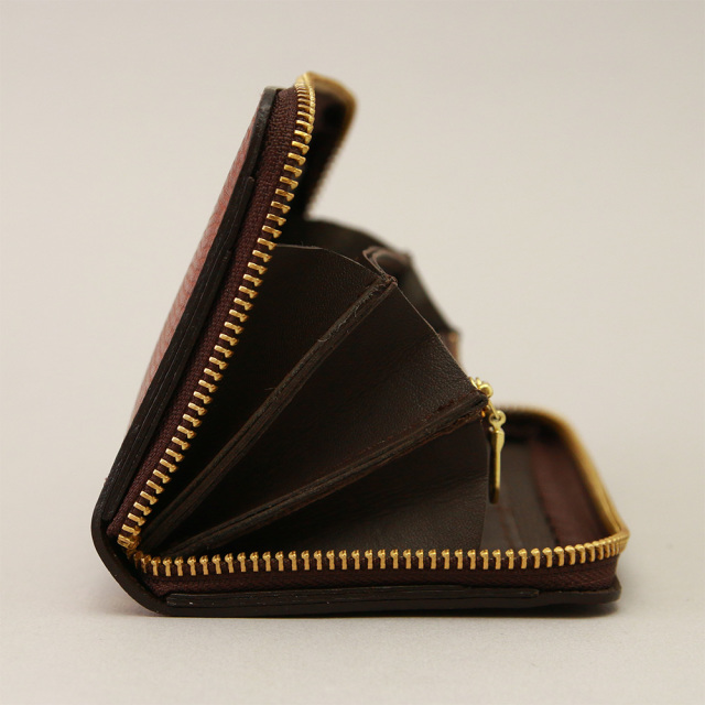 グロット』(全5色)リザードエンボス/通帳やパスポートが入る 定番