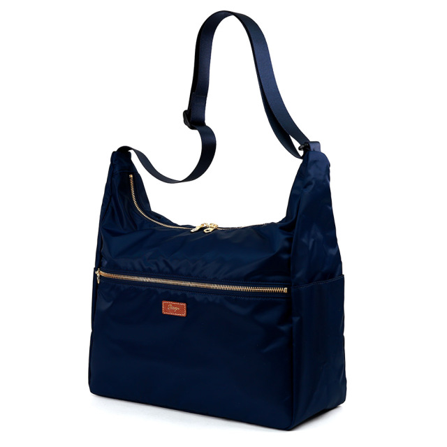 キャドショルダー』(全3色)軽量・撥水でシーンを選ばない 大容量