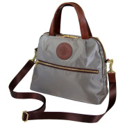 ビゾン Bisogn　ショルダーバッグ　ハンドバッグ 2way ナイロン　赤 ビゾン Bisogn ショルダーバッグ ハンドバッグ 2way ナイロン 赤