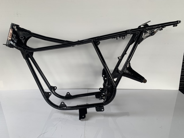 SUZUKI GT550  フレーム