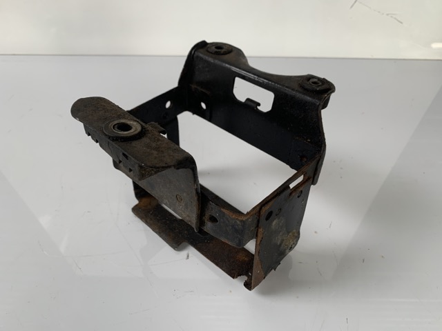 SUZUKI GT380  バッテリーケース