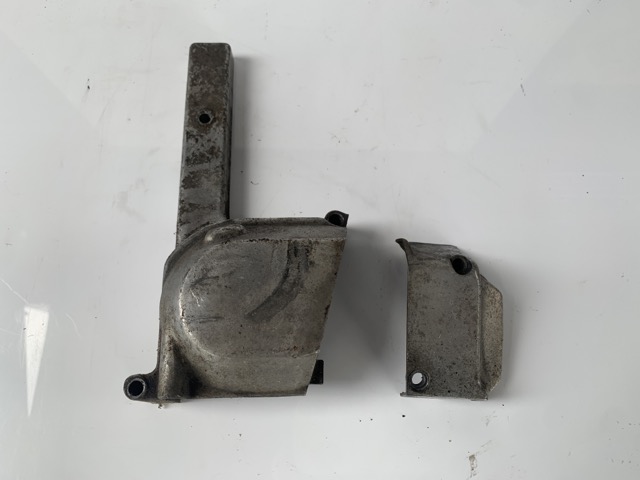 SUZUKI GT380  オイルポンプカバー