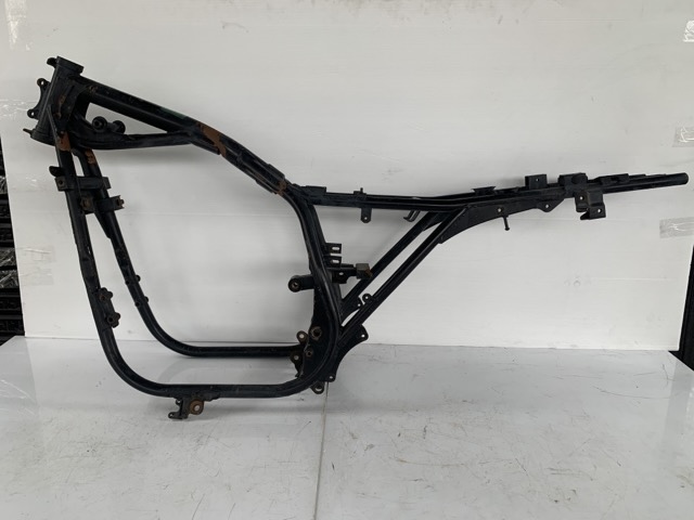 KAWASAKI GPZ400  フレーム