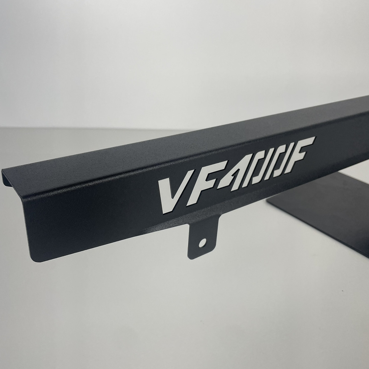 ＶＦ４００Ｆ ロゴ入り チヂミ塗装 チェーンケース ブラック