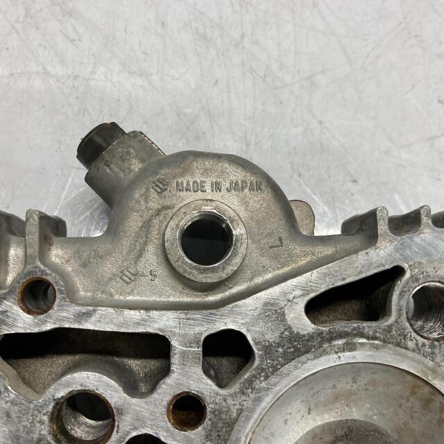 SUZUKI GT750 シリンダーヘッド ＊バイクパーツ＊ SUZUKI GT750 シリンダーヘッド スズキ