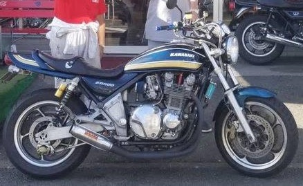 ゼファー1100 MISTYモナカマフラー＜BK＞