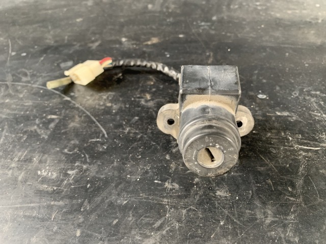 … オートバイのイグニッションスイッチ カワサキ ZR400 ザンサス ZZR 400