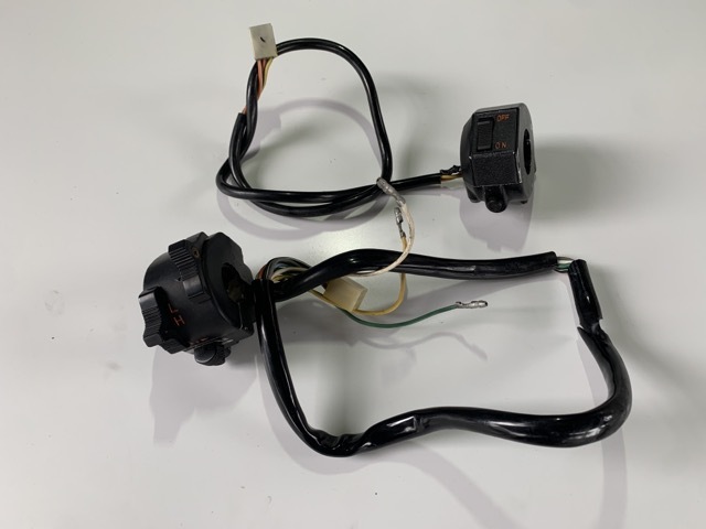 SUZUKI GT550  スイッチボックス 左右set