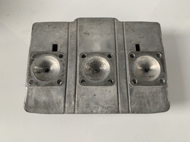 GT550 シリンダー ヘッド SUZUKI GT550 シリンダーヘッド