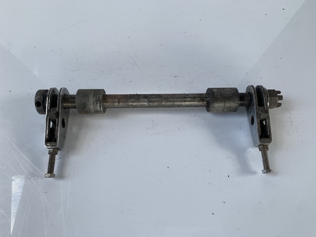 HONDA CL360  リアアクスルシャフト