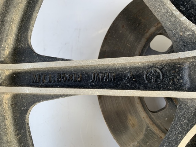 YAMAHA RD400 フロントホイール