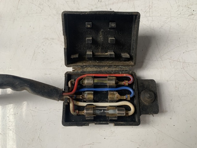 KAWASAKI Z400FX ヒューズBOX