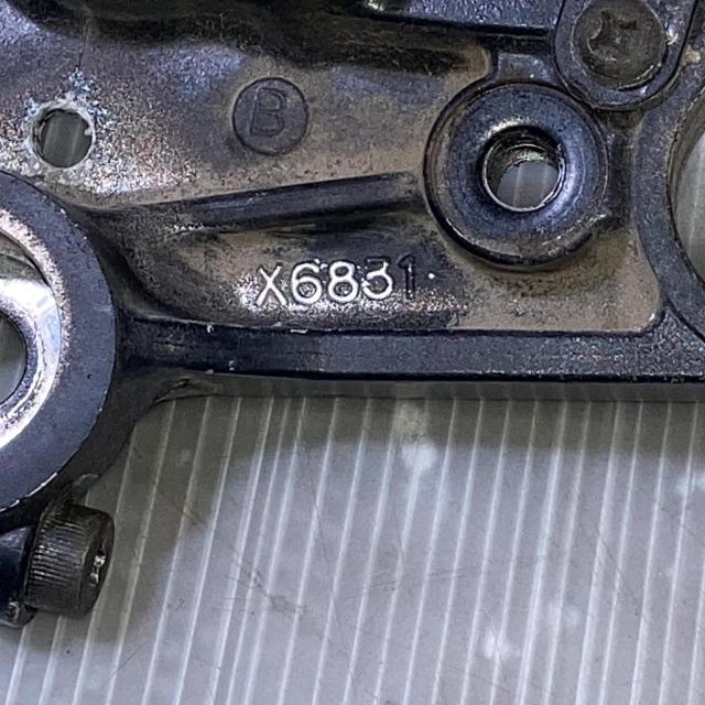 SUZUKI GSX-R400 トップブリッジ純正 GSX-R GSXR400 (C-24-0920-5-21