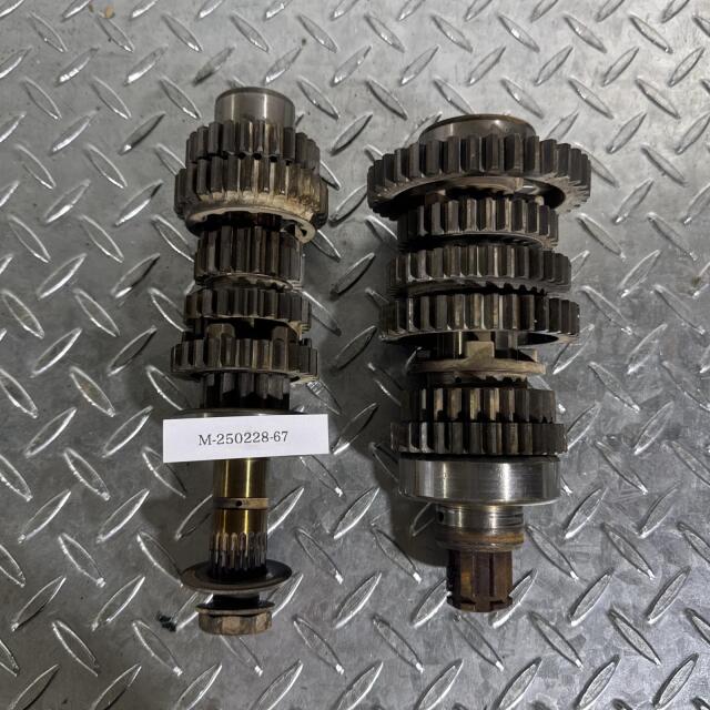 HONDA CBX400F トランスミッション ホンダ [M-250521-53] HONDA CBX400F トランスミッション ホンダ [M-250521-53]の通販