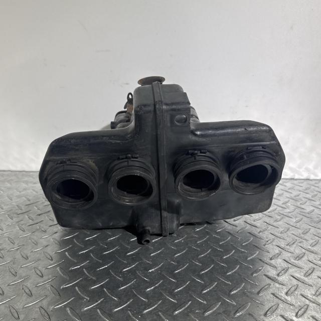 SUZUKI GSX400S エアクリーナーボックス スズキ [M-250328-64] SUZUKI GSX400S エアクリーナーボックス スズキ