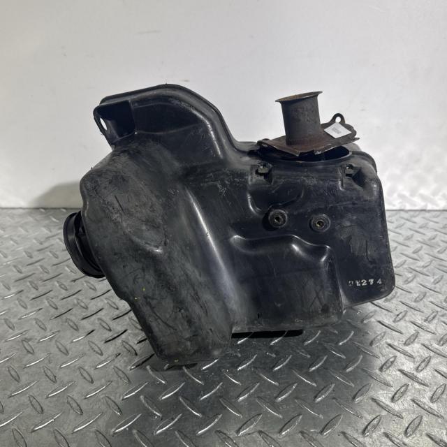 SUZUKI GSX400S エアクリーナーボックス スズキ [M-250328-64] SUZUKI GSX400S エアクリーナーボックス スズキ