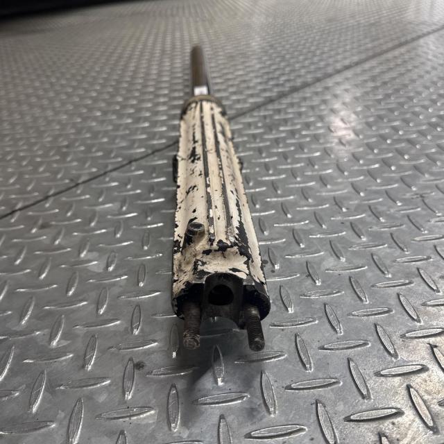 HONDA CBX400F フロントフォーク 右 ホンダ [M-250328-67] HONDA CBX400F フロントフォーク 右 ホンダ