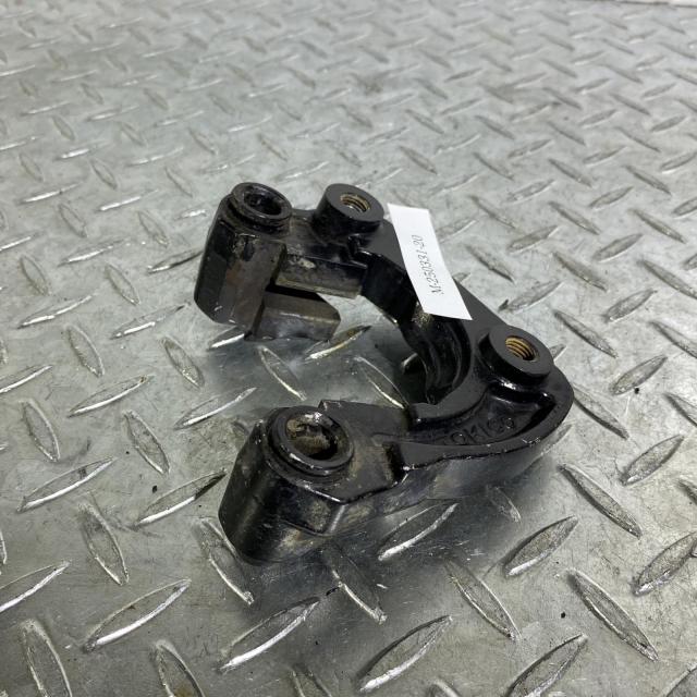 Z550FX Z400FX Z500FX Z400J ブレーキキャリパー左右 KAWASAKI Z400FX/Z400J/Z550FX フロントキャリパーサポート 右 カワサキ
