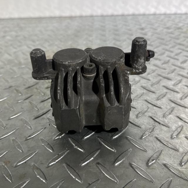 HONDA CBX550F フロントキャリパー 右 32パイ ホンダ