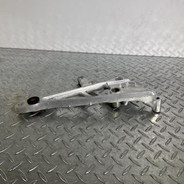 HONDA CBX400F ステッププレート 右 ホンダ [M-250402-3] HONDA CBX400F ステッププレート 右 ホンダ